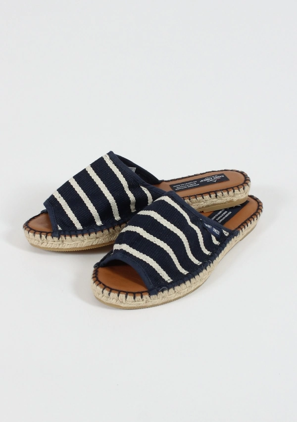 Saint outlet james espadrilles